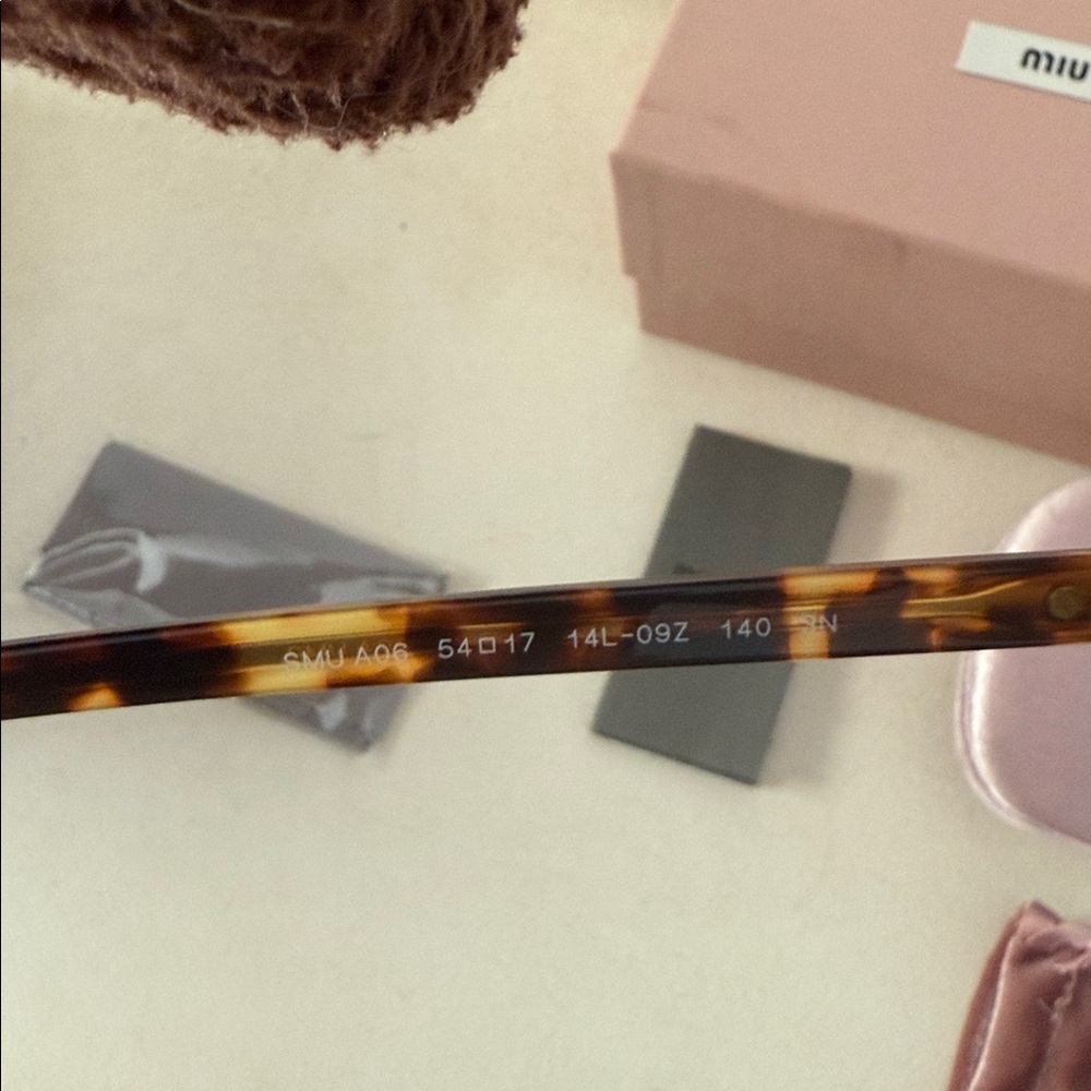 Miu Miu Regard Tortoise Sunglasses with Velvet Pink Case - aunthetic - Picture 8 of 8